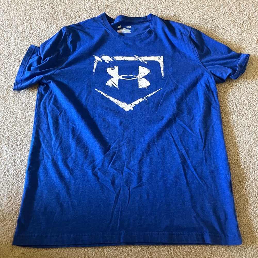 Under Armour Men’s Large Shirt